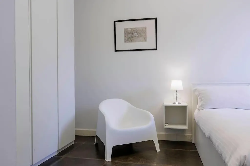 Michelangelo Deluxe Garden Apartment Florence