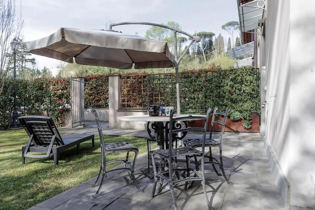 Michelangelo Deluxe Garden Apartment Florence Italy