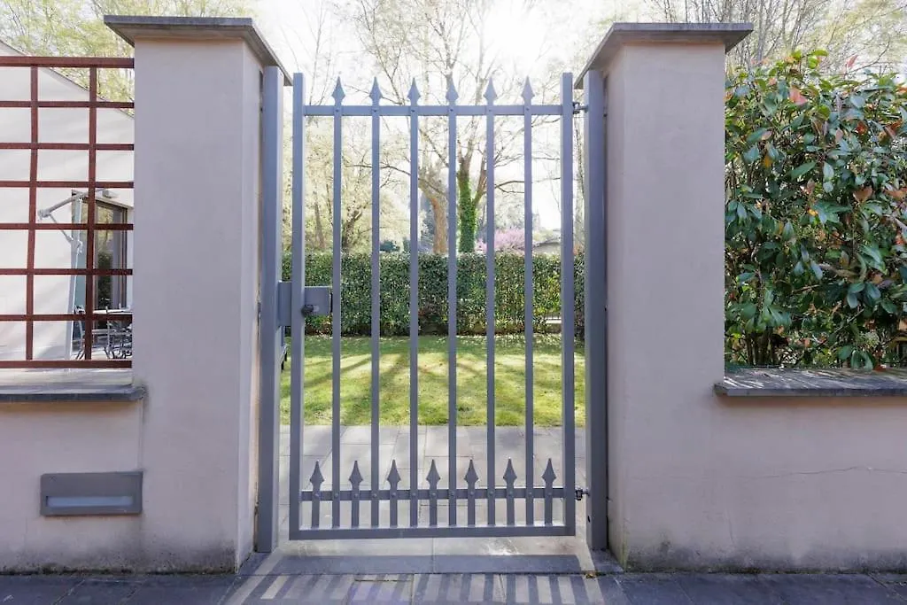 Michelangelo Deluxe Garden Apartment Florence Italy